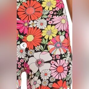 No Boundaries flared bell bottom pants. L/Juniors Flower Power.